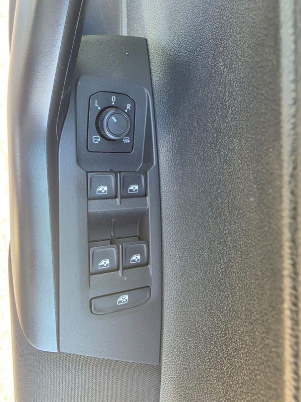 2026-Volkswagen-Polo-10-TSI-Life image:4