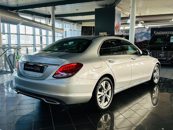 2017-Mercedes-Benz-C-Class-C-180-Avantgarde-Auto image:1