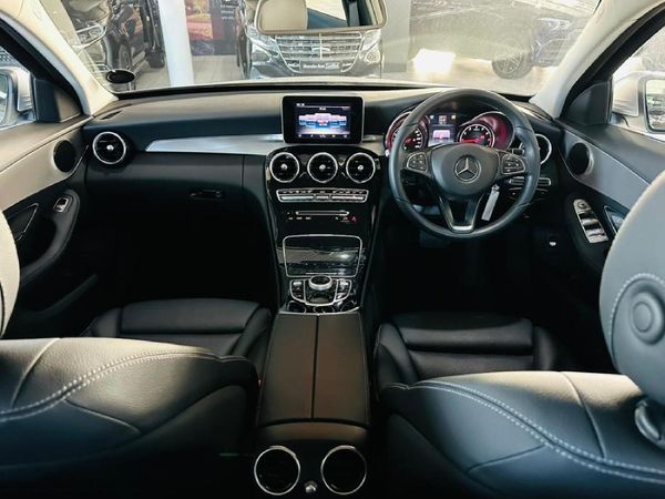 2017-Mercedes-Benz-C-Class-C-180-Avantgarde-Auto image:2