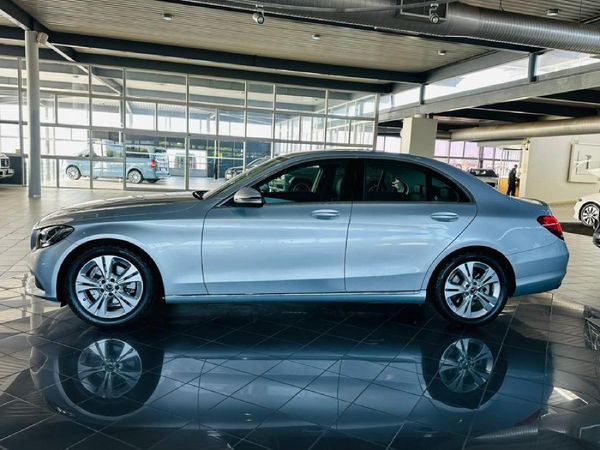 2017-Mercedes-Benz-C-Class-C-180-Avantgarde-Auto image:8