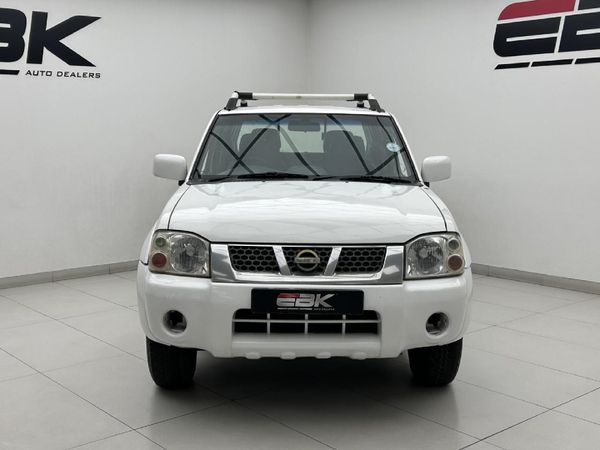 2007-Nissan-Hardbody-2400i-SE-4x4-Double-Cab image:1