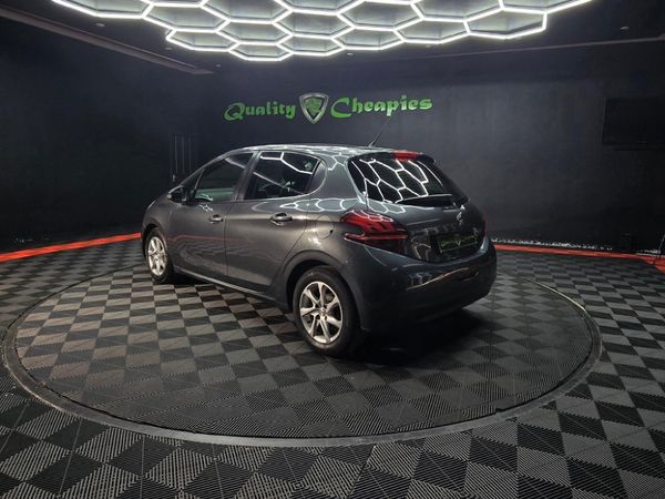 2017-Peugeot-208-12-VTi-Active-5-dr image:2