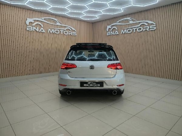 2018-Volkswagen-Golf-VII-GTI-20-TSI-Auto image:5