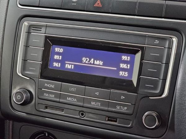 2022-Volkswagen-Polo-Vivo-14-Trendline-5-dr image:12