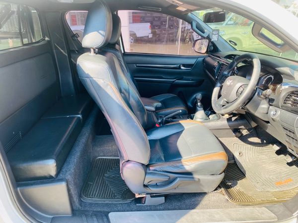 2020-Toyota-Hilux-28-GD-6-Raised-Body-Raider-Extended-Cab image:12