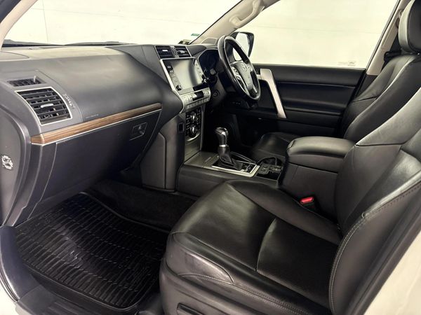 2021-Toyota-Land-Cruiser-Prado-40-V6-VX-Auto image:8
