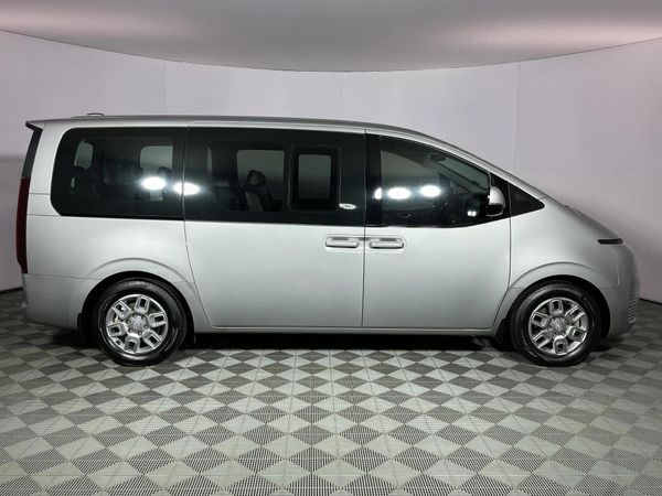 2022-Hyundai-Staria-22d-Executive-Auto-11-Seat image:17