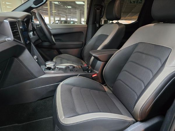 2025-Volkswagen-Amarok-30-TDI-V6-184kW-4Motion-Aventura-Auto-Double-Cab image:10