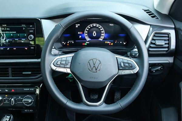 2026-Volkswagen-T-Cross-10-TSI-Life-Auto image:16