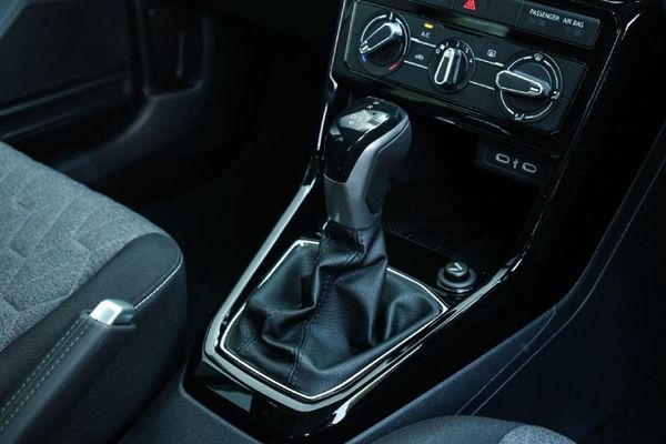 2026-Volkswagen-T-Cross-10-TSI-Life-Auto image:18