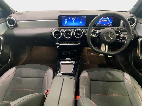 2025-Mercedes-Benz-A-Class-A-200-Auto image:9