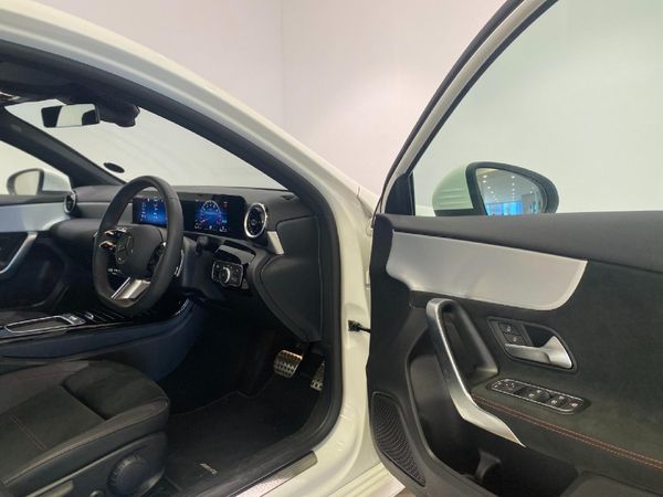 2025-Mercedes-Benz-A-Class-A-200-Auto image:4