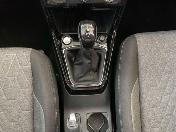 2025-Volkswagen-T-Cross-10-TSI-Life-Auto image:11