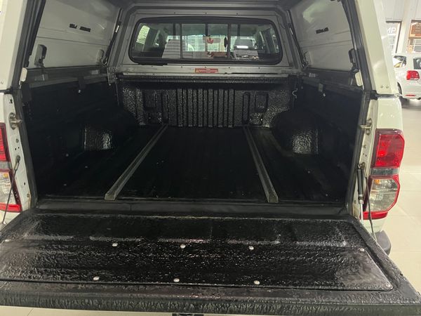 2015-Toyota-Hilux-30-D-4D-Legend-45-4x4-Double-Cab image:10
