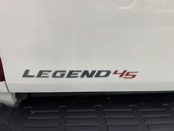 2015-Toyota-Hilux-30-D-4D-Legend-45-4x4-Double-Cab image:16
