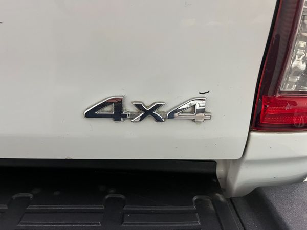 2015-Toyota-Hilux-30-D-4D-Legend-45-4x4-Double-Cab image:18