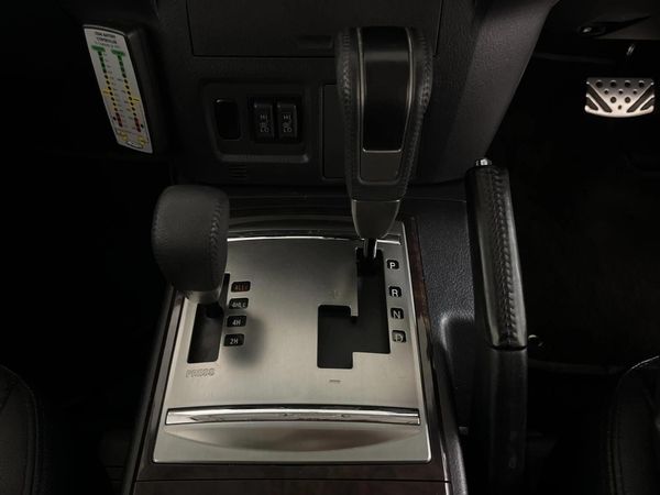 2013-Mitsubishi-Pajero-32-Di-Dc-GLS-SWB-Auto image:8