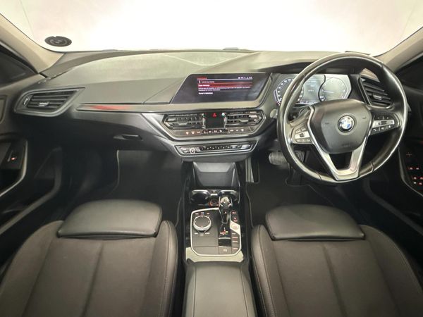 2021-BMW-1-Series-118i image:1