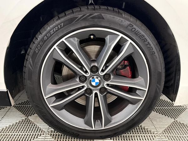 2021-BMW-1-Series-118i image:5
