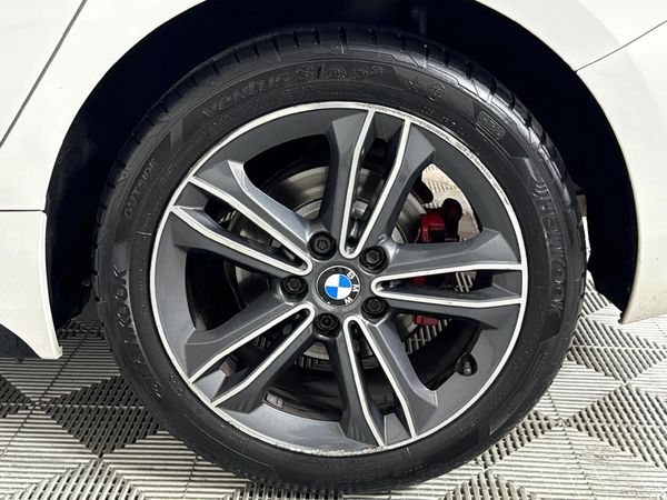 2021-BMW-1-Series-118i image:6