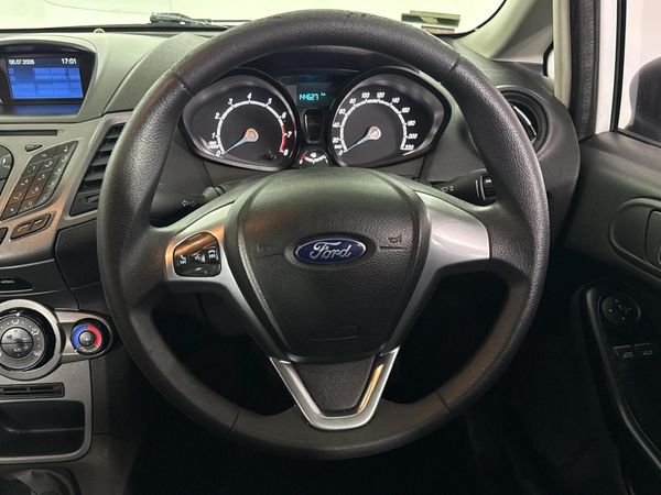 2016-Ford-Fiesta-14-Ambiente-5-dr image:11