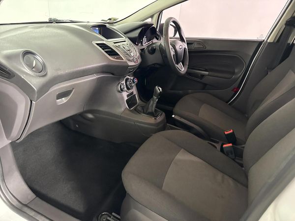 2016-Ford-Fiesta-14-Ambiente-5-dr image:8