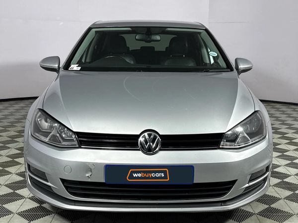 2015-Volkswagen-Golf-VII-14-TSI-Comfortline-Auto image:14
