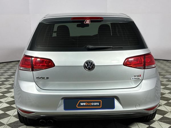 2015-Volkswagen-Golf-VII-14-TSI-Comfortline-Auto image:17