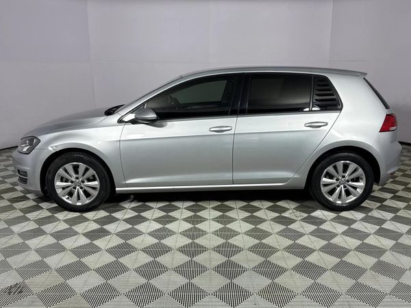 2015-Volkswagen-Golf-VII-14-TSI-Comfortline-Auto image:18