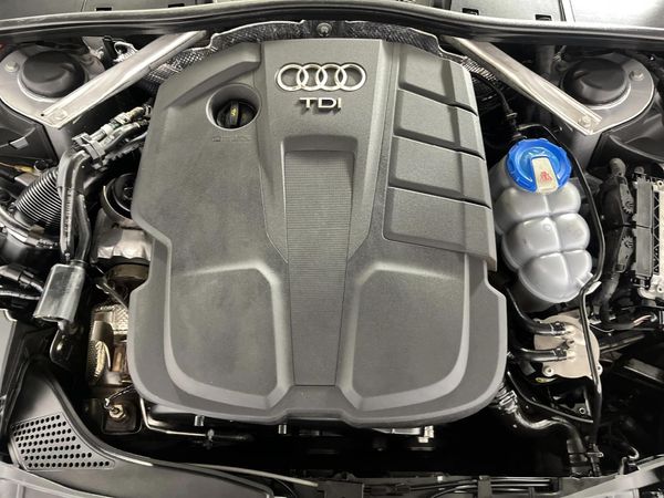 2017-Audi-A4-20-TDI-Design-Auto image:12