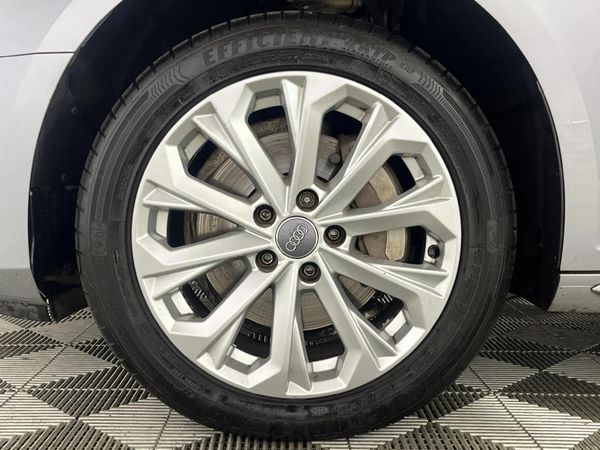 2017-Audi-A4-20-TDI-Design-Auto image:4