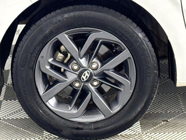 2023-Hyundai-Grand-i10-10-Fluid image:4