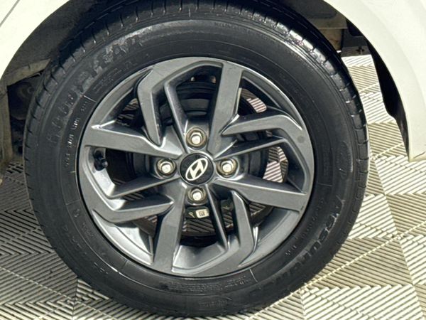 2023-Hyundai-Grand-i10-10-Fluid image:6