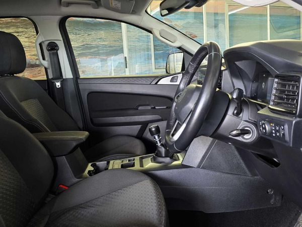 2023-Volkswagen-Amarok-20-TDI-125kW-Life-Double-Cab image:10