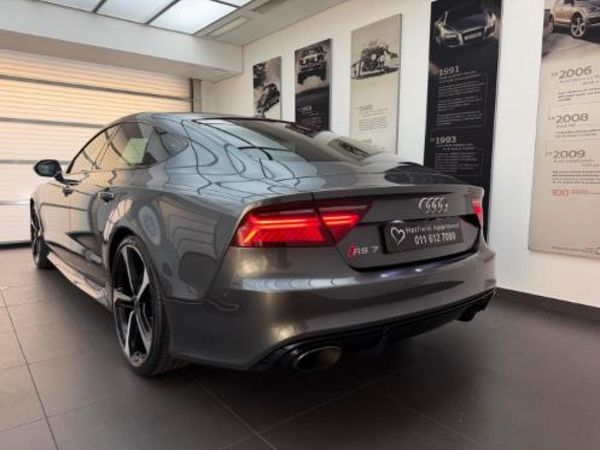 2019-Audi-RS7-quattro-Auto-412kW image:5