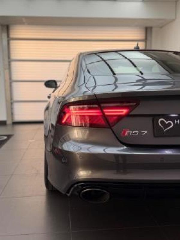 2019-Audi-RS7-quattro-Auto-412kW image:6