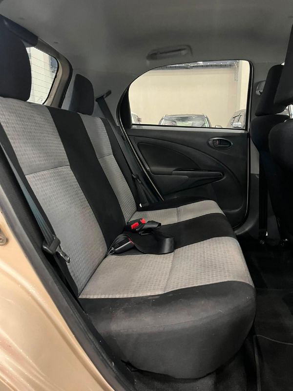 2013-Toyota-Etios-15-XS-5-dr image:11
