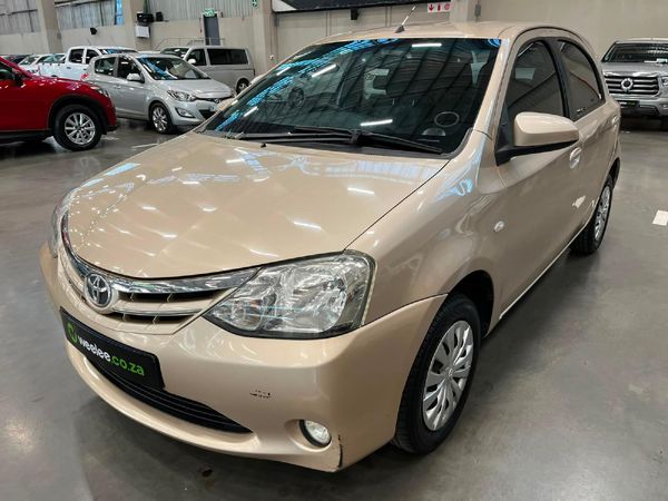 2013-Toyota-Etios-15-XS-5-dr image:6