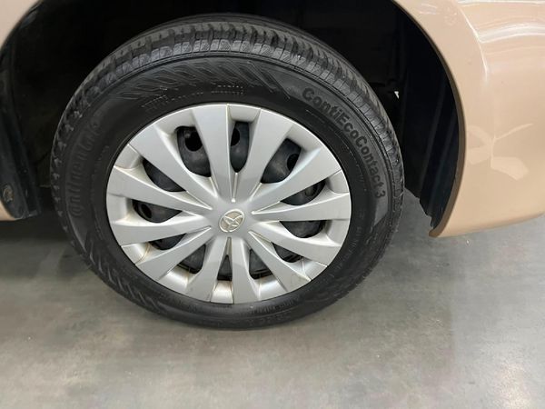 2013-Toyota-Etios-15-XS-5-dr image:8