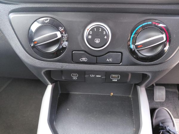 2025-Hyundai-Exter-12-Premium-Auto image:4