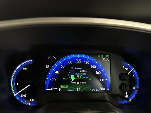 2025-Toyota-Corolla-Cross-18-XR-Hybrid image:2