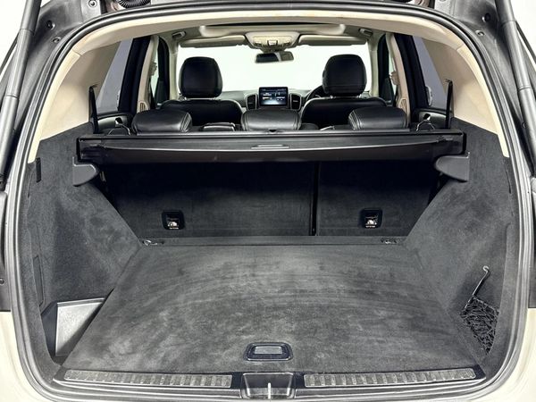 2015-Mercedes-Benz-GLE-500-4Matic image:12