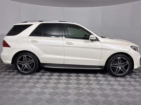 2015-Mercedes-Benz-GLE-500-4Matic image:15