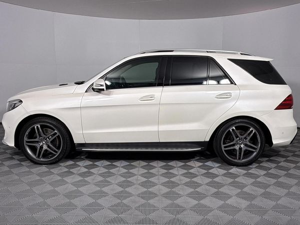 2015-Mercedes-Benz-GLE-500-4Matic image:17