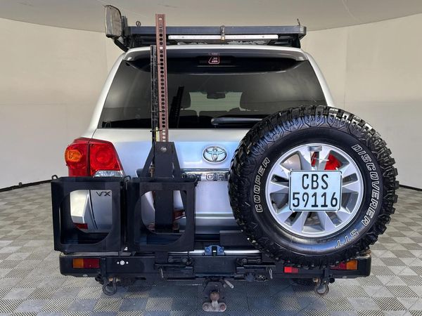 2014-Toyota-Land-Cruiser-200-45-D-V8-VX-Auto image:15