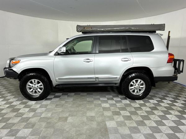 2014-Toyota-Land-Cruiser-200-45-D-V8-VX-Auto image:16