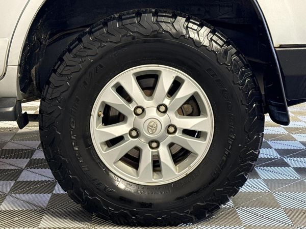 2014-Toyota-Land-Cruiser-200-45-D-V8-VX-Auto image:5