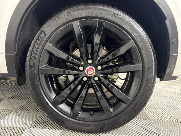 2019-Jaguar-E-Pace-D240-20D-S-177kW image:6