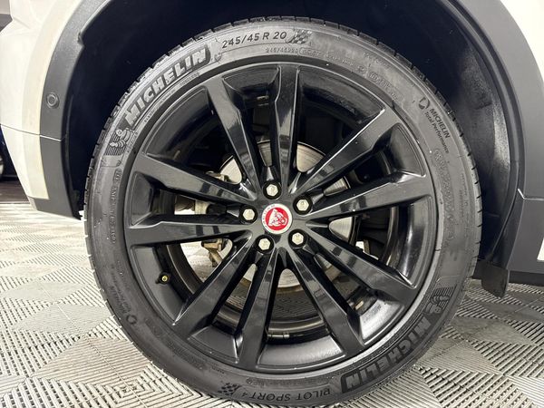 2019-Jaguar-E-Pace-D240-20D-S-177kW image:7