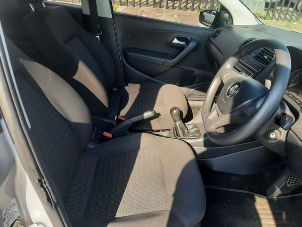 2018-Volkswagen-Polo-Vivo-14-Trendline-5-dr image:12